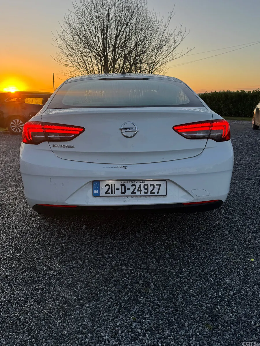 Opel Insignia Hatchback, Diesel, 2021, White