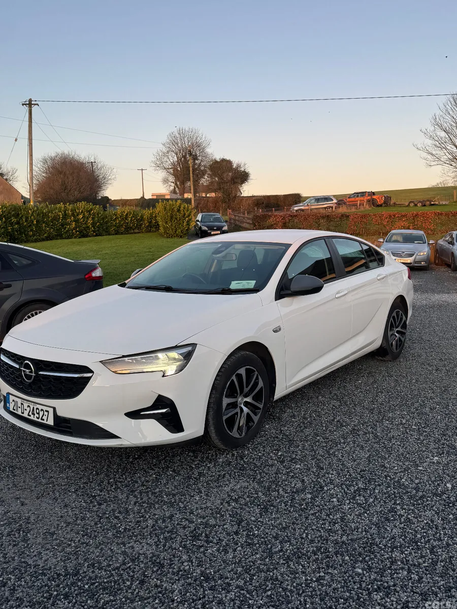 Opel Insignia Hatchback, Diesel, 2021, White