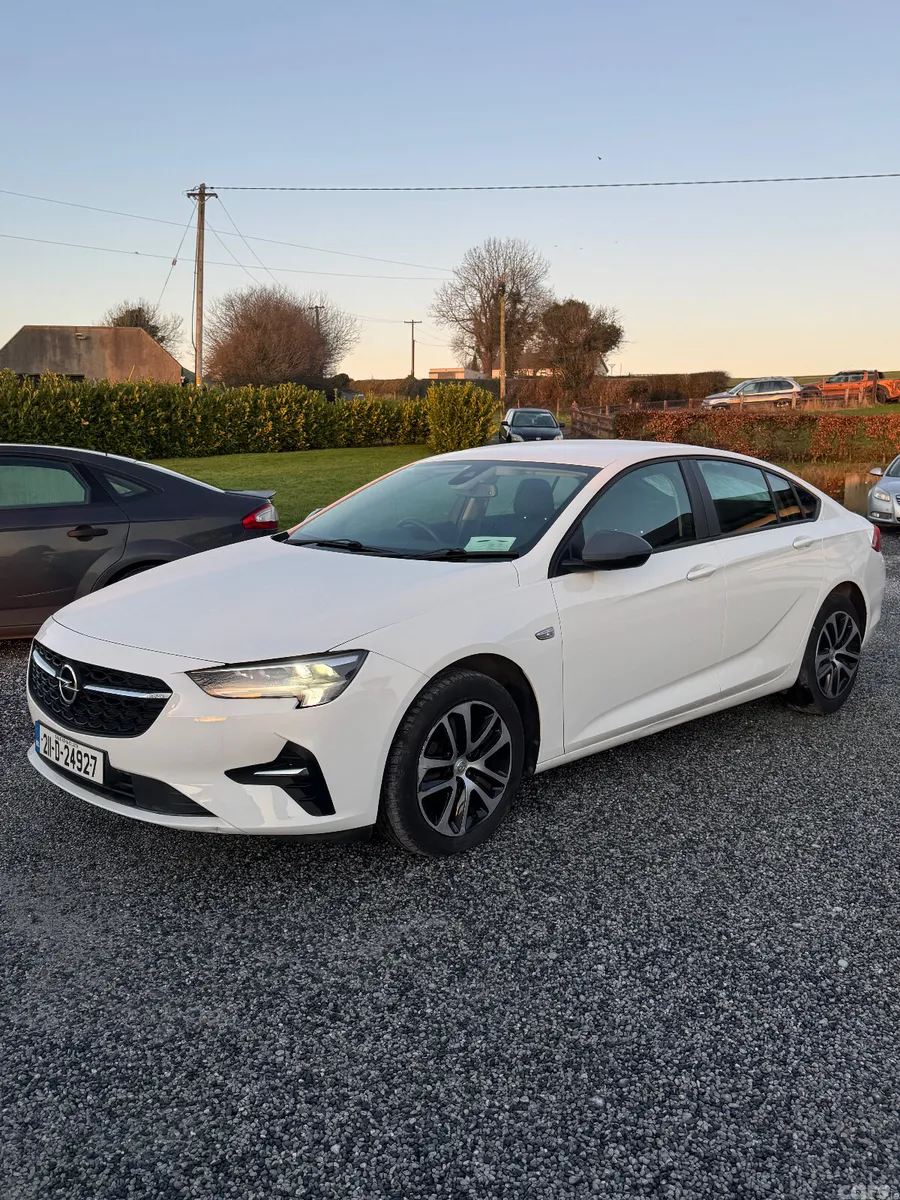 Opel Insignia Hatchback, Diesel, 2021, White
