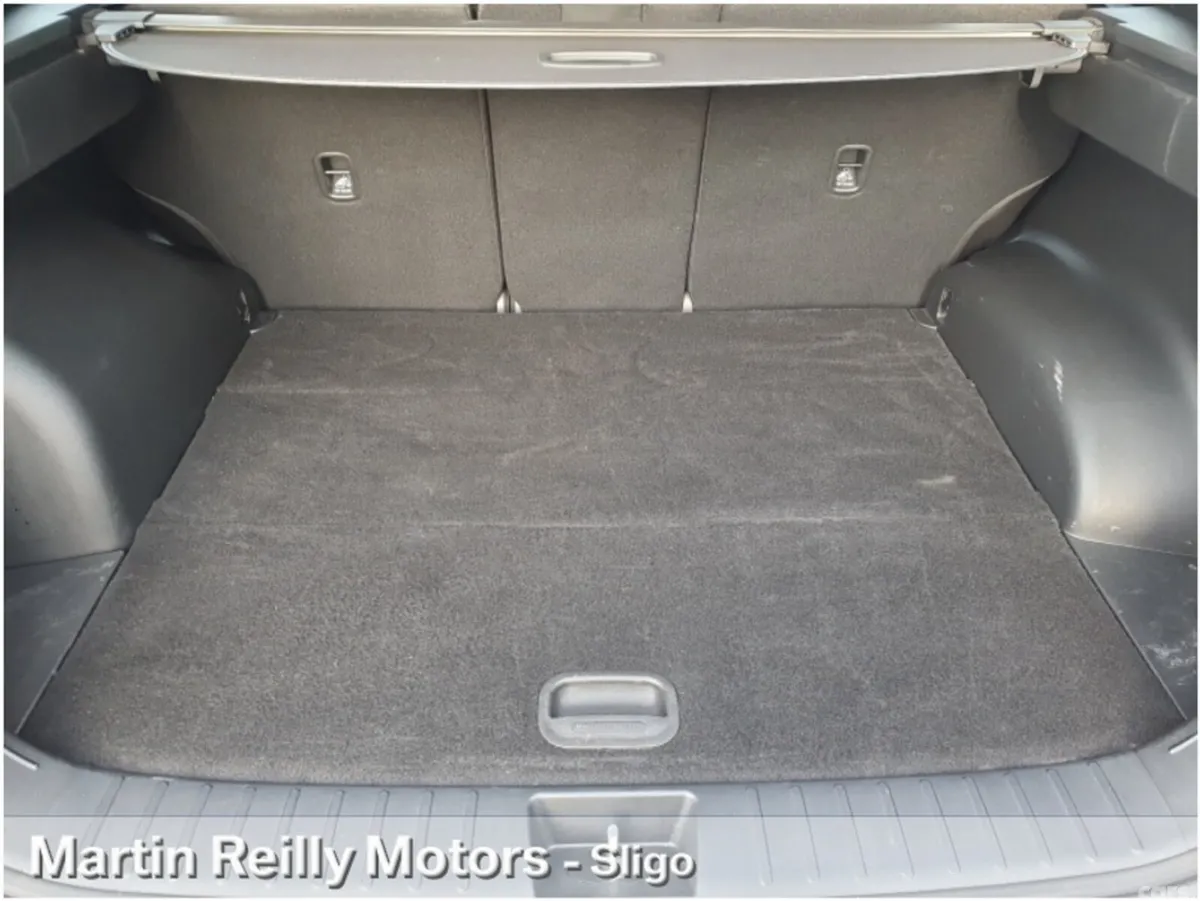 Hyundai Tucson MPV, Petrol Hybrid, 2024, Red