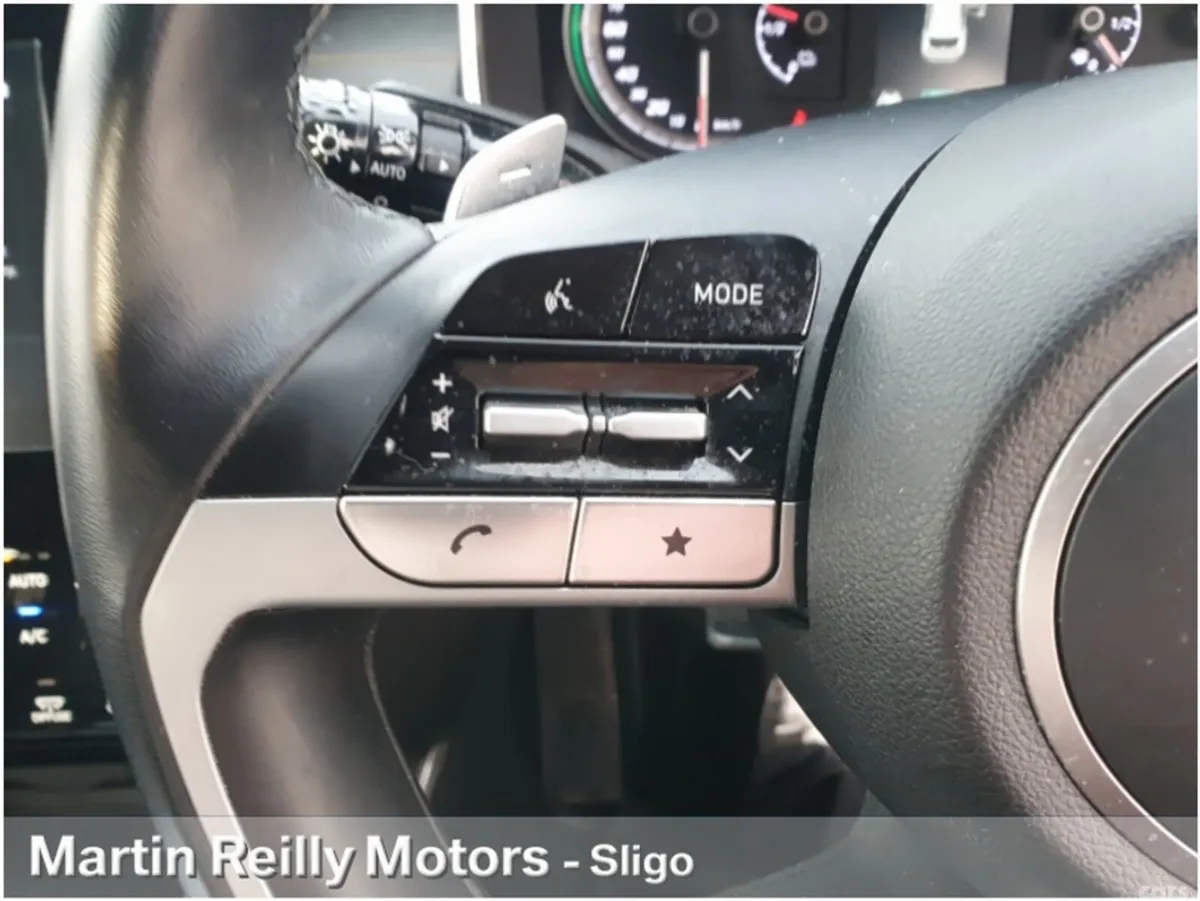 Hyundai Tucson MPV, Petrol Hybrid, 2024, Red