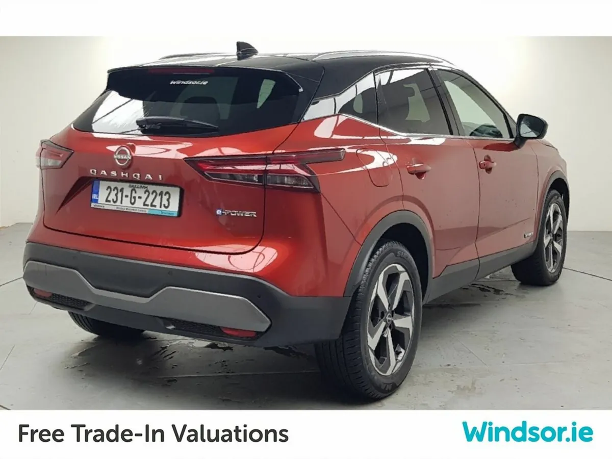 Nissan Qashqai MPV, Petrol Hybrid, 2023, Orange