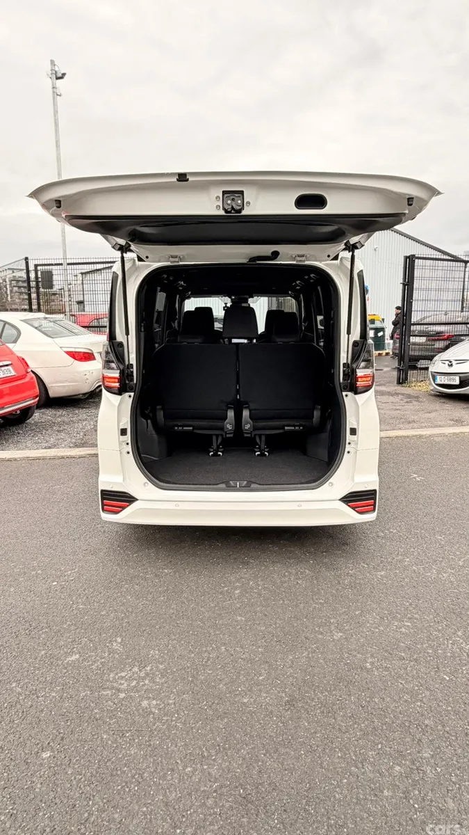Toyota Voxy MPV, Petrol Hybrid, 2023, White