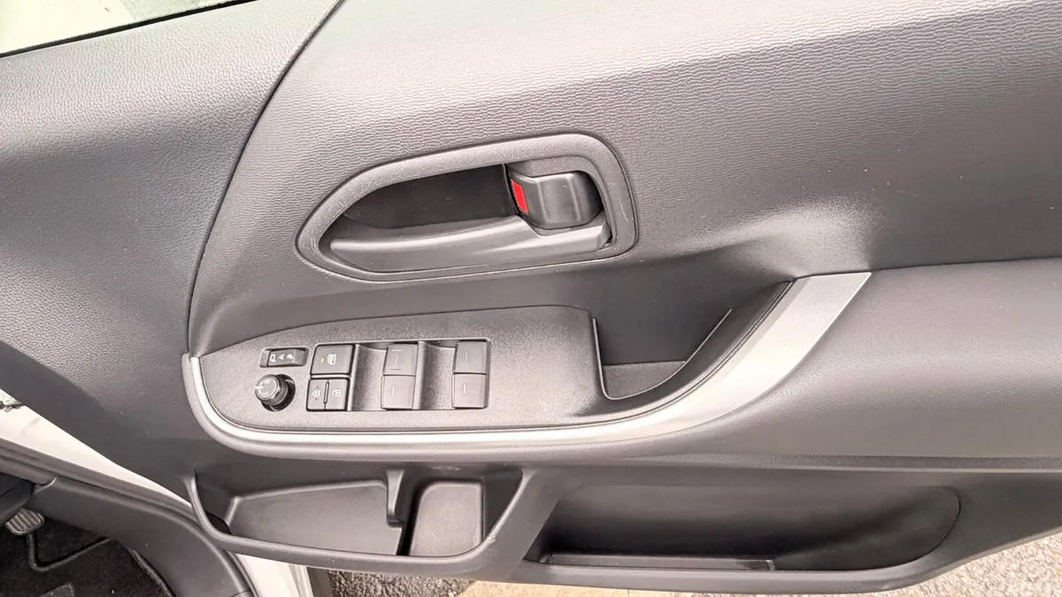 Toyota Voxy MPV, Petrol Hybrid, 2023, White