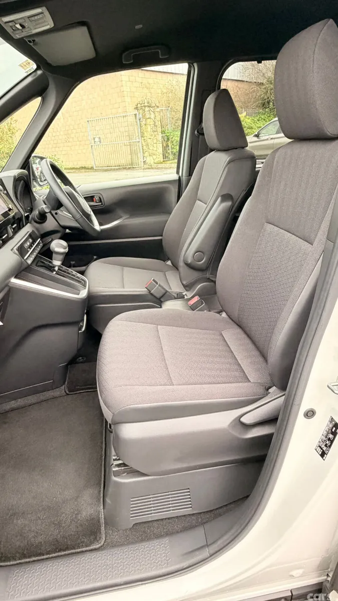 Toyota Voxy MPV, Petrol Hybrid, 2023, White