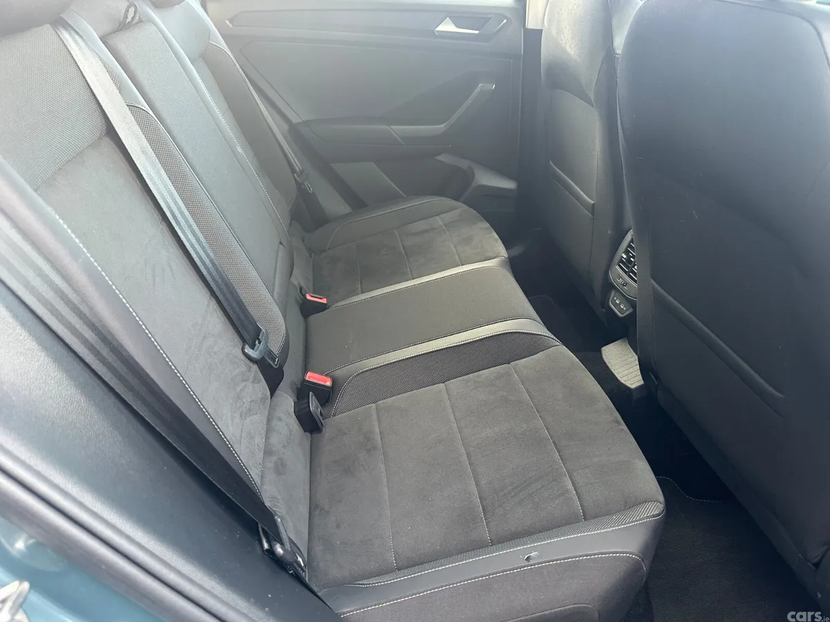 Volkswagen T-Roc SUV, Petrol, 2022, Blue