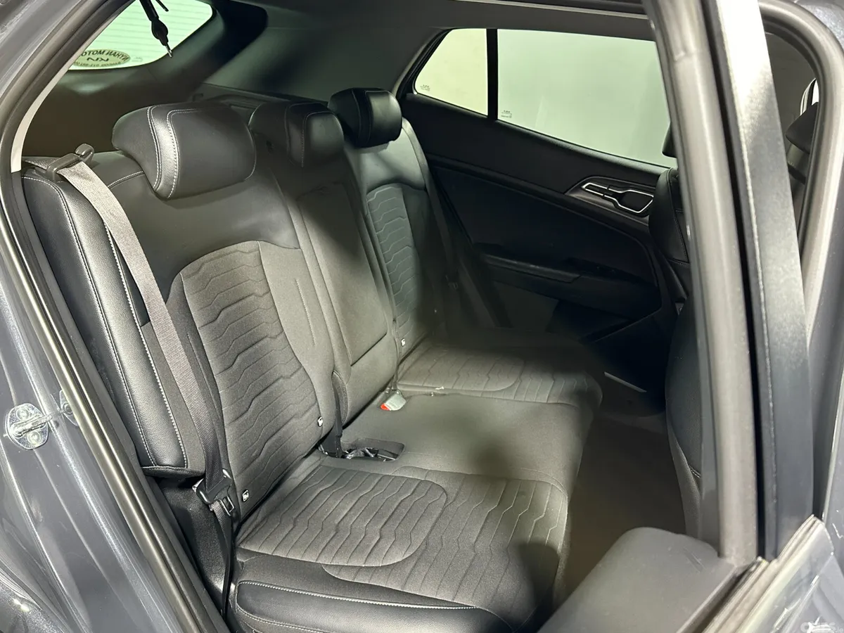 Kia Sportage SUV, Petrol Plug-in Hybrid, 2023, Grey
