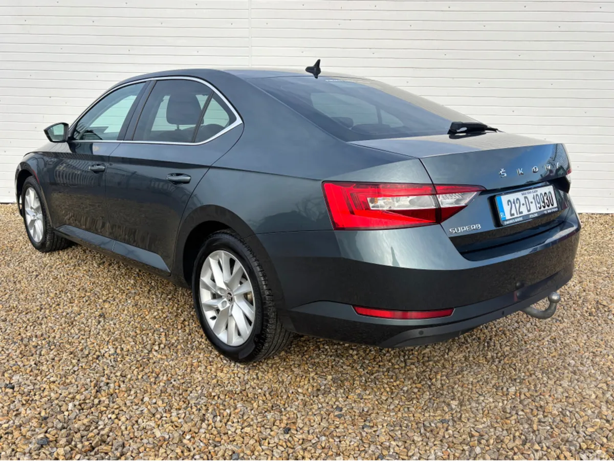Skoda Superb Hatchback, Diesel, 2021, Grey