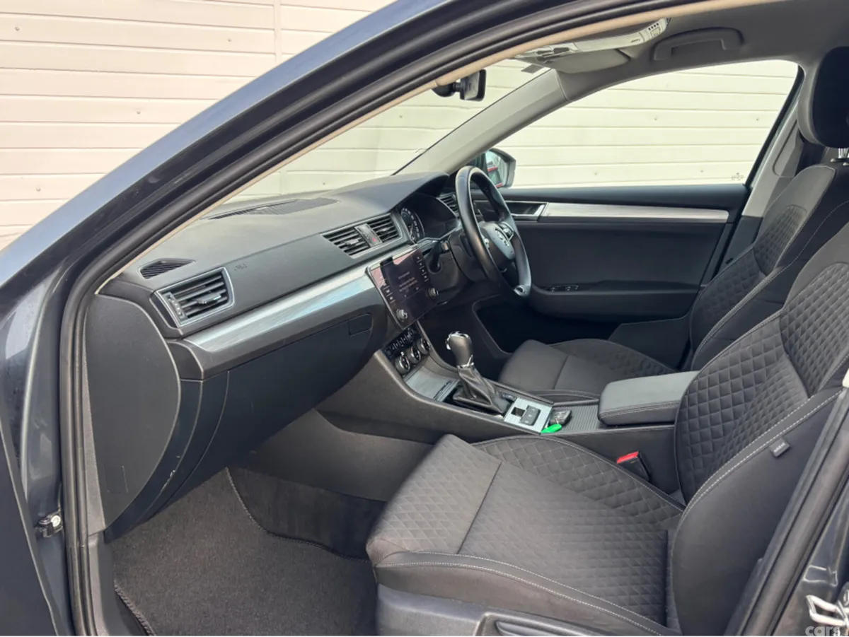 Skoda Superb Hatchback, Diesel, 2021, Grey