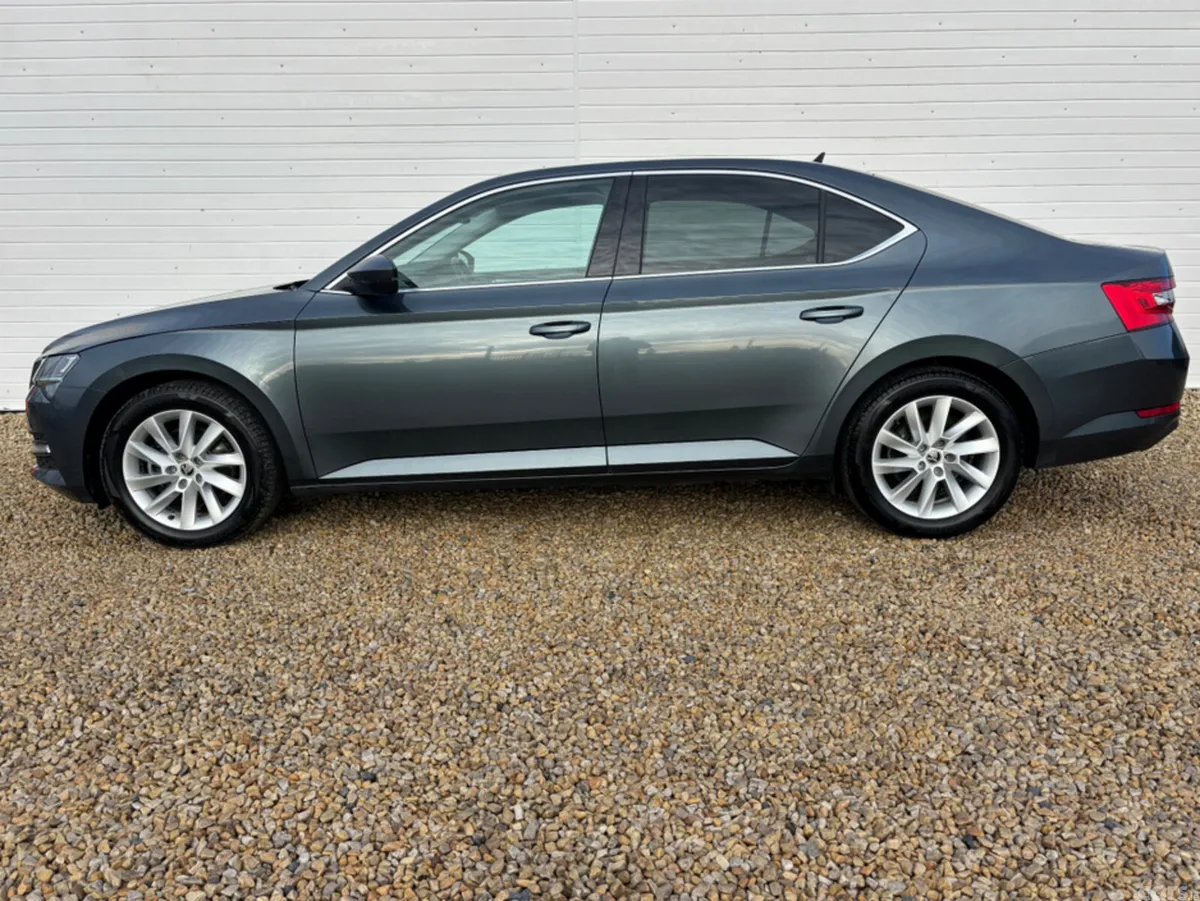 Skoda Superb Hatchback, Diesel, 2021, Grey