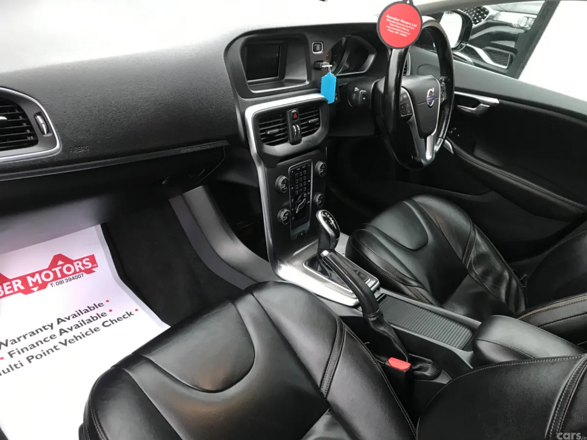 Volvo V40 Hatchback, Diesel, 2015, Black