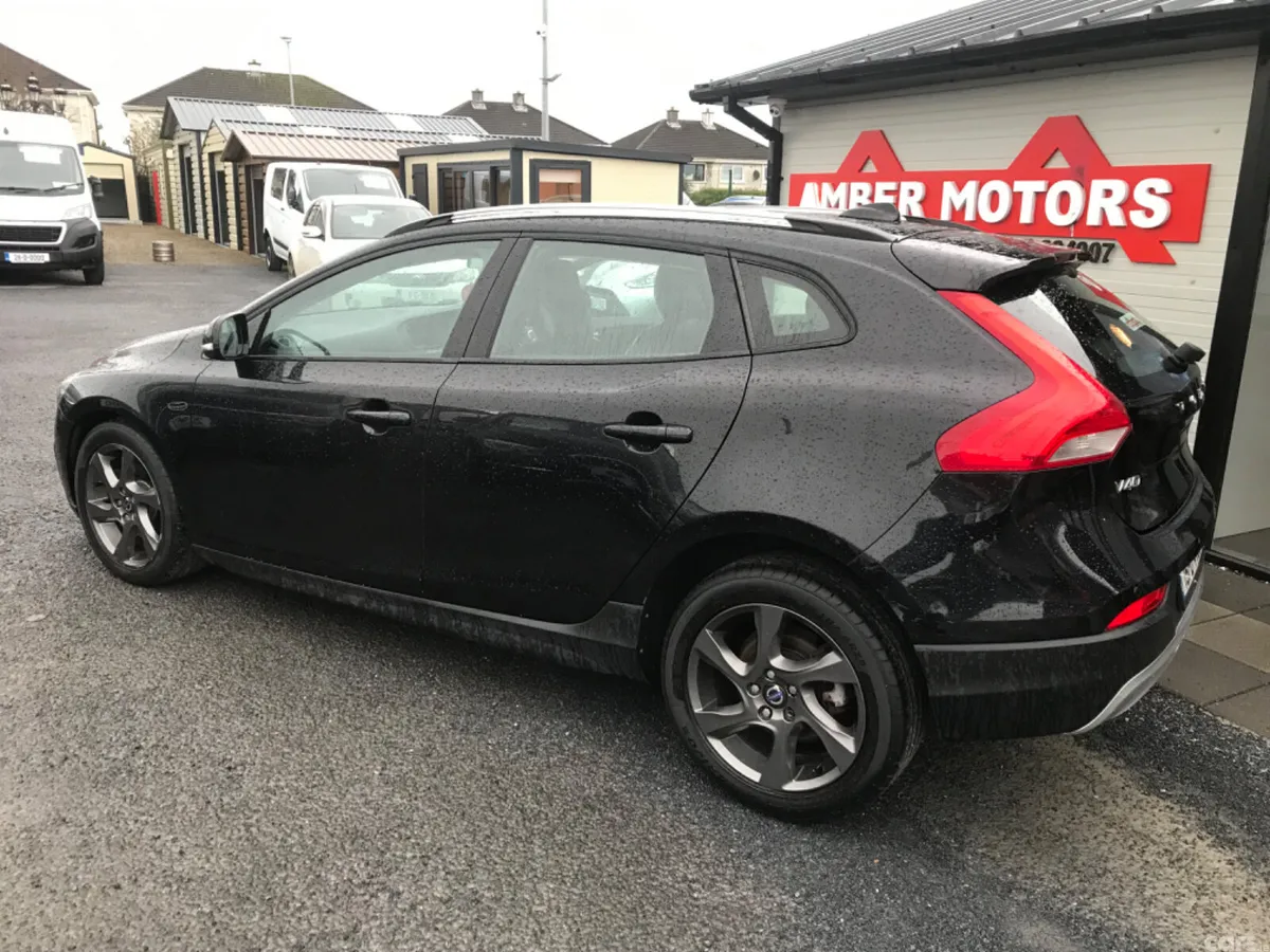 Volvo V40 Hatchback, Diesel, 2015, Black