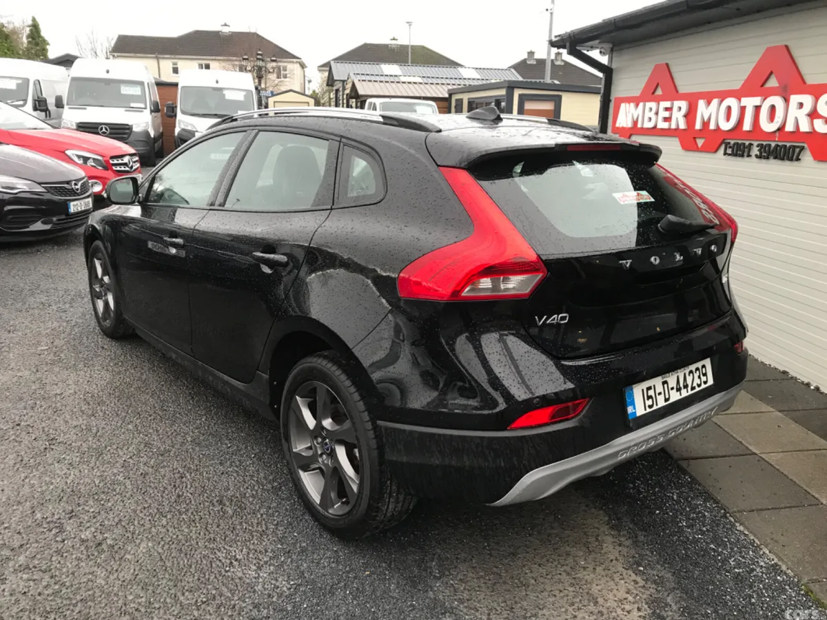 Volvo V40 Hatchback, Diesel, 2015, Black