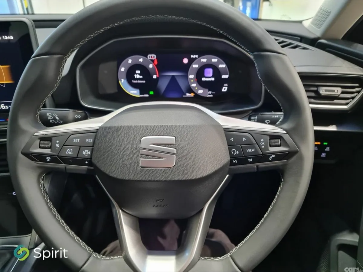 SEAT Leon Hatchback, Petrol, 2027, Blue