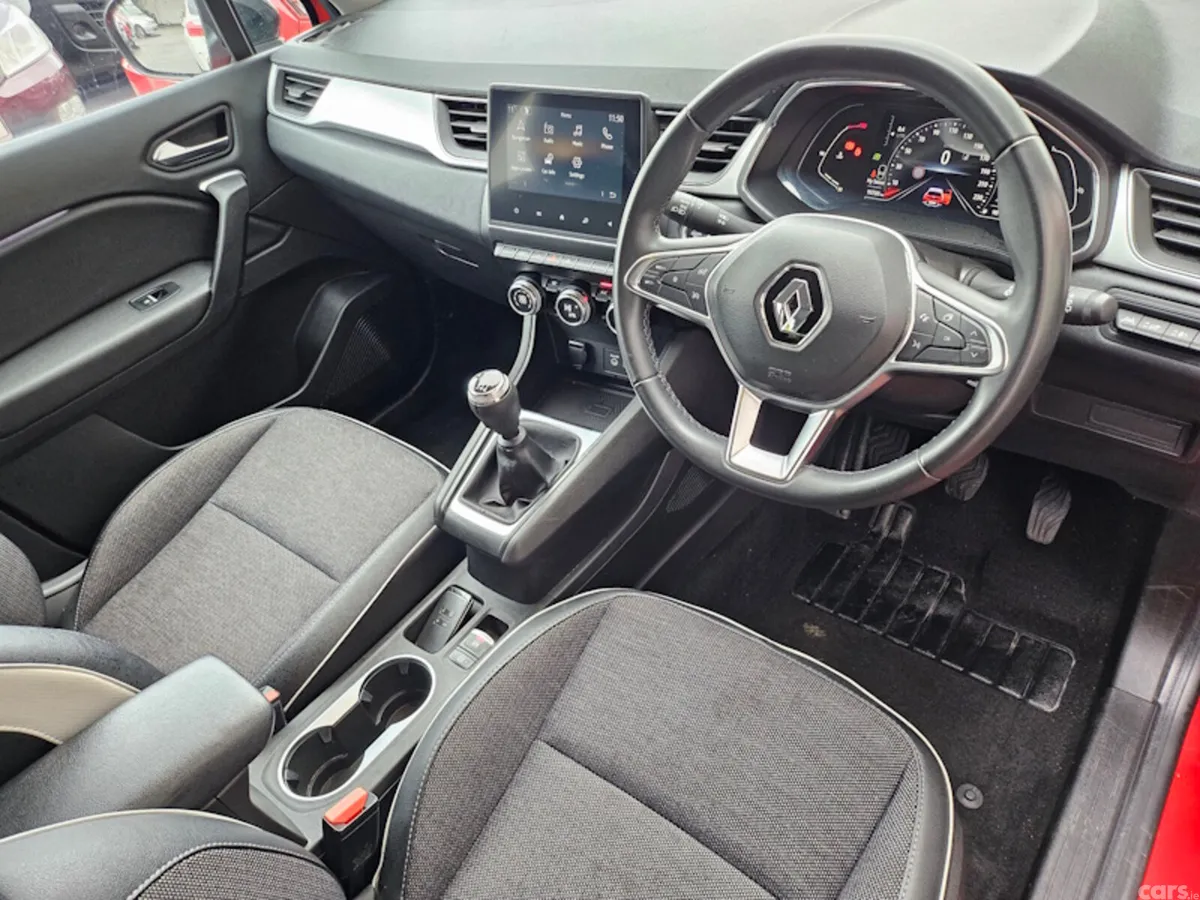 Renault Captur Hatchback, Petrol, 2023, Red