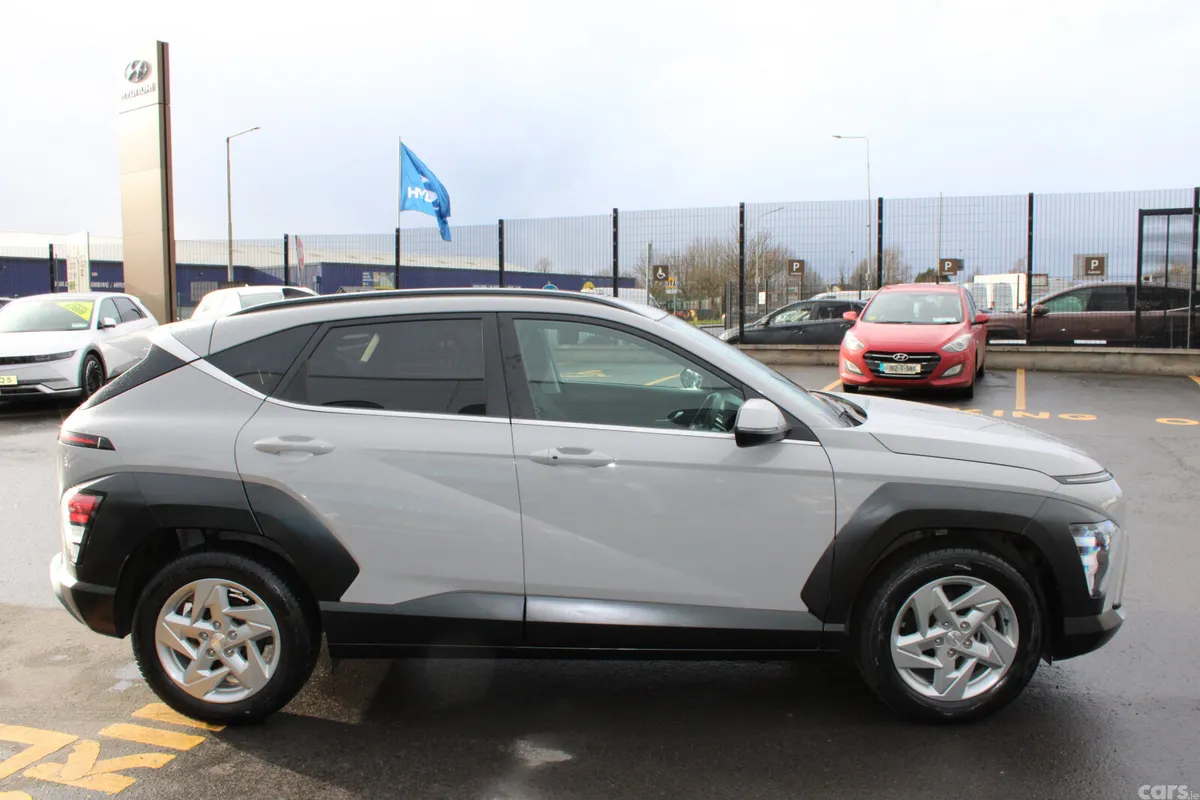 Hyundai KONA MPV, Petrol, 2024, Grey