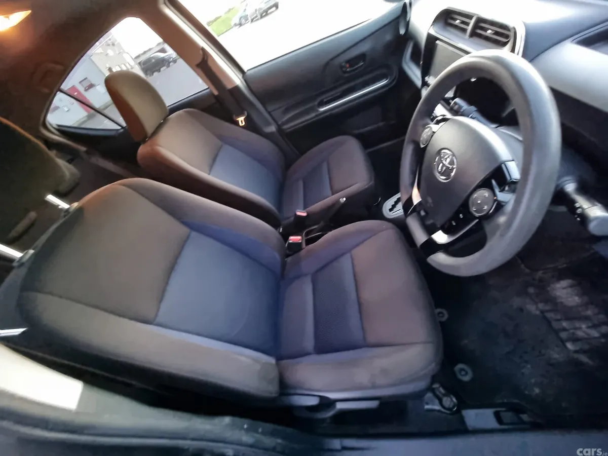 Toyota Aqua Hatchback, Petrol Hybrid, 2020, Silver