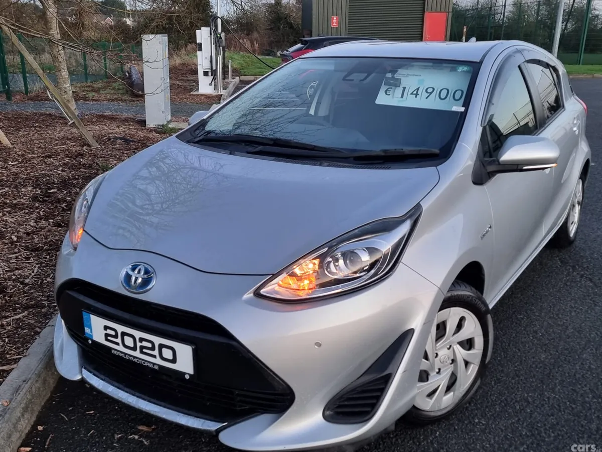 Toyota Aqua Hatchback, Petrol Hybrid, 2020, Silver