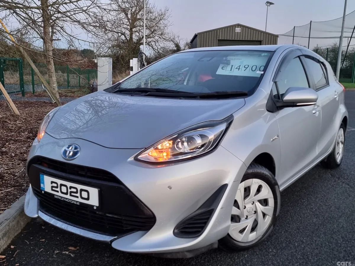 Toyota Aqua Hatchback, Petrol Hybrid, 2020, Silver