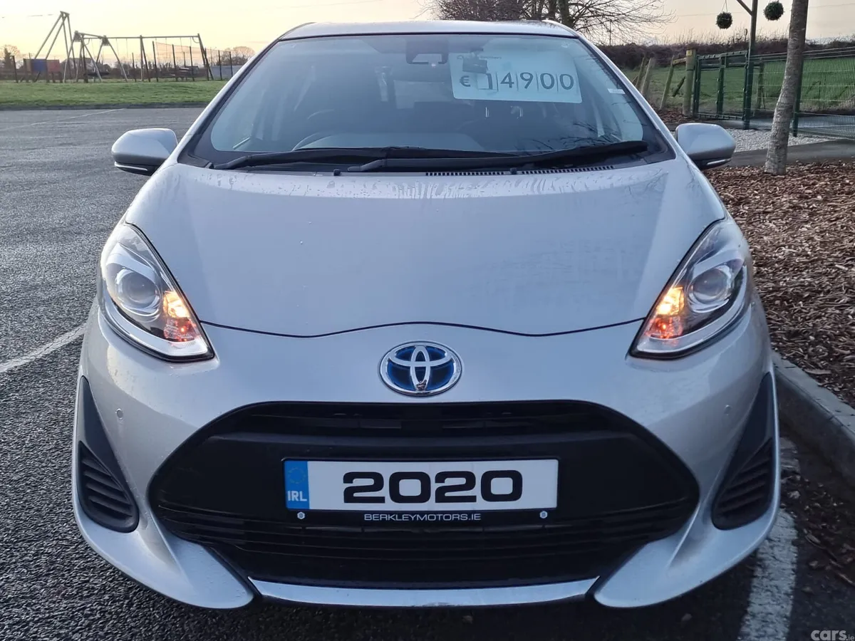 Toyota Aqua Hatchback, Petrol Hybrid, 2020, Silver