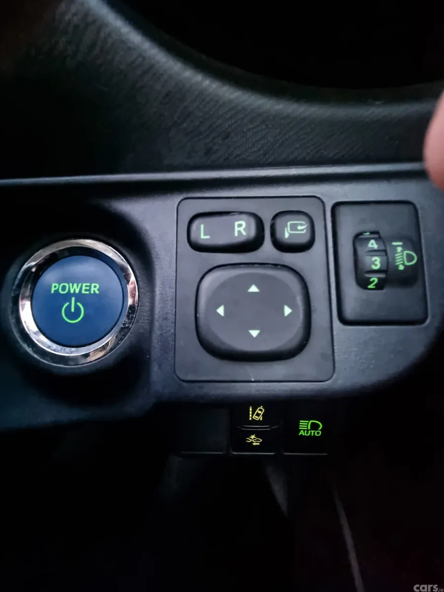 Toyota Aqua Hatchback, Petrol Hybrid, 2020, Grey