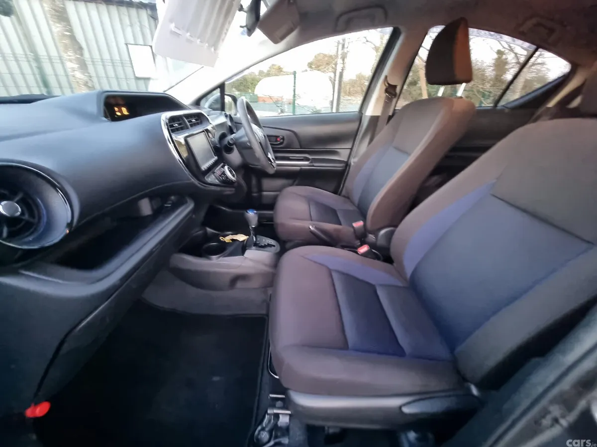 Toyota Aqua Hatchback, Petrol Hybrid, 2020, Grey
