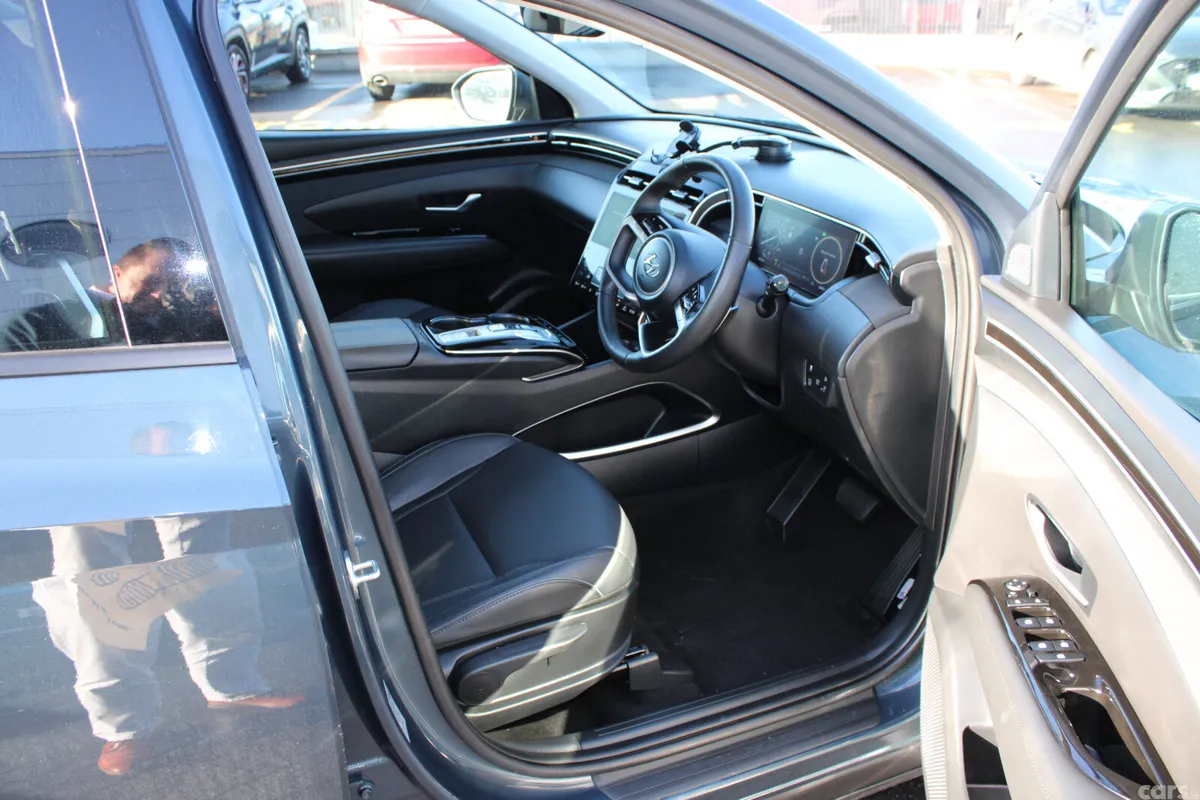 Hyundai Tucson SUV, Petrol Hybrid, 2023, Blue
