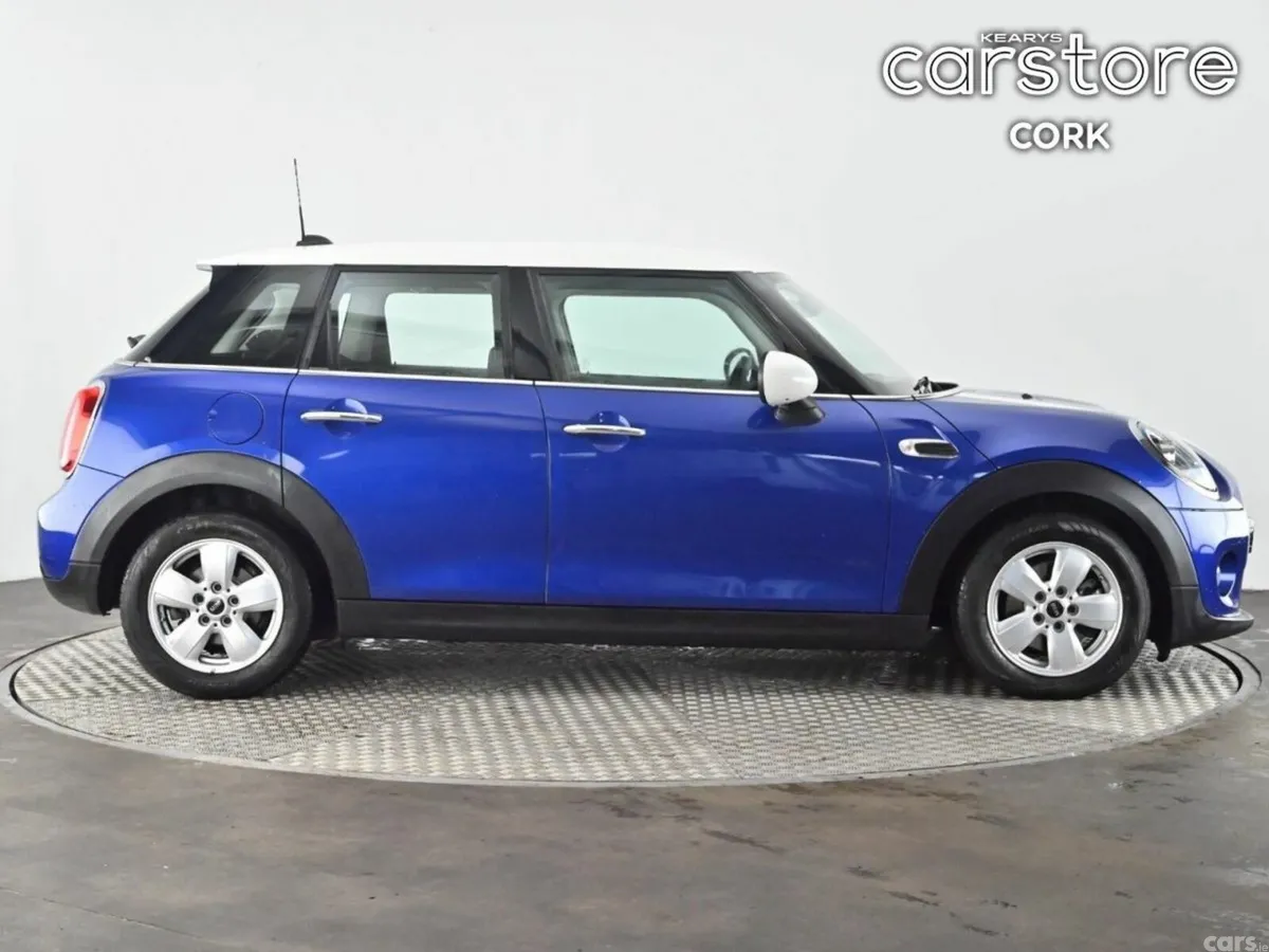 Mini Cooper Hatchback, Petrol, 2019, Blue