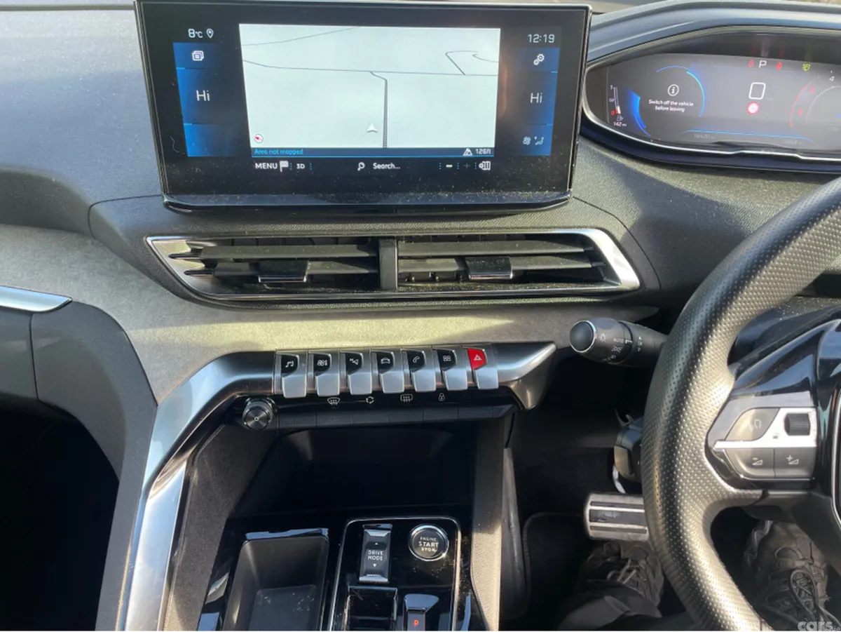 Peugeot 5008 Hatchback, Diesel, 2024, Grey