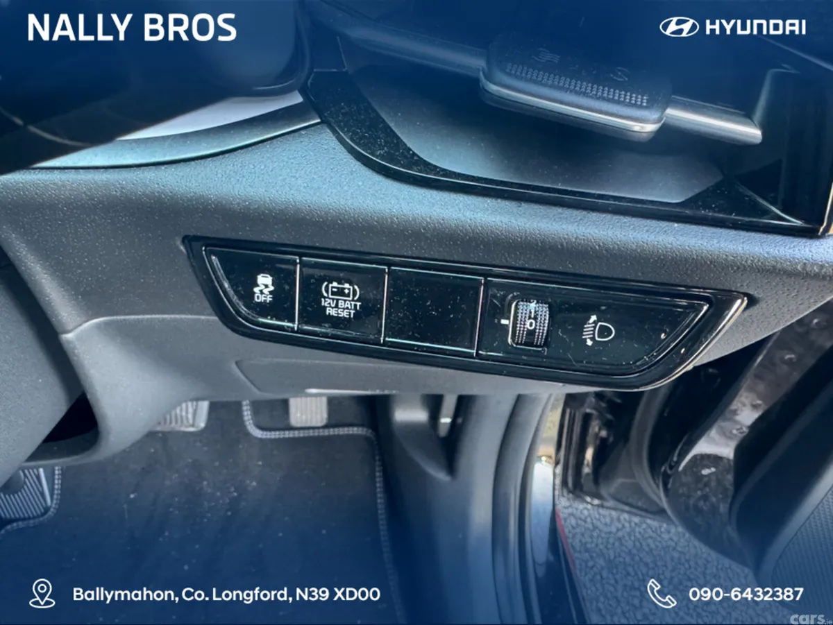 Kia Niro SUV, Petrol Hybrid, 2025, Black