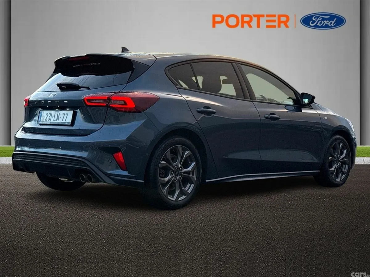 Ford Focus Hatchback, Petrol, 2023, Blue
