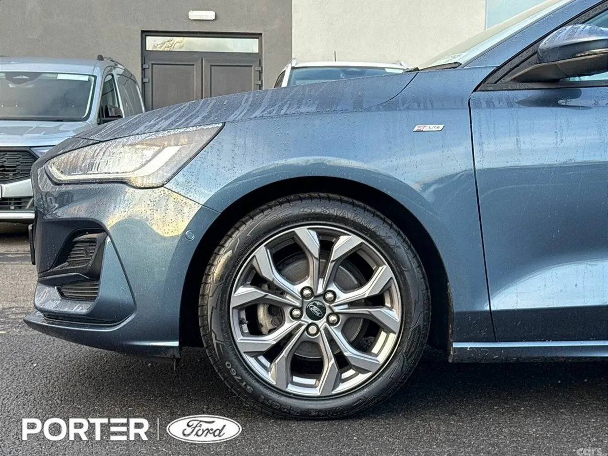 Ford Focus Hatchback, Petrol, 2023, Blue