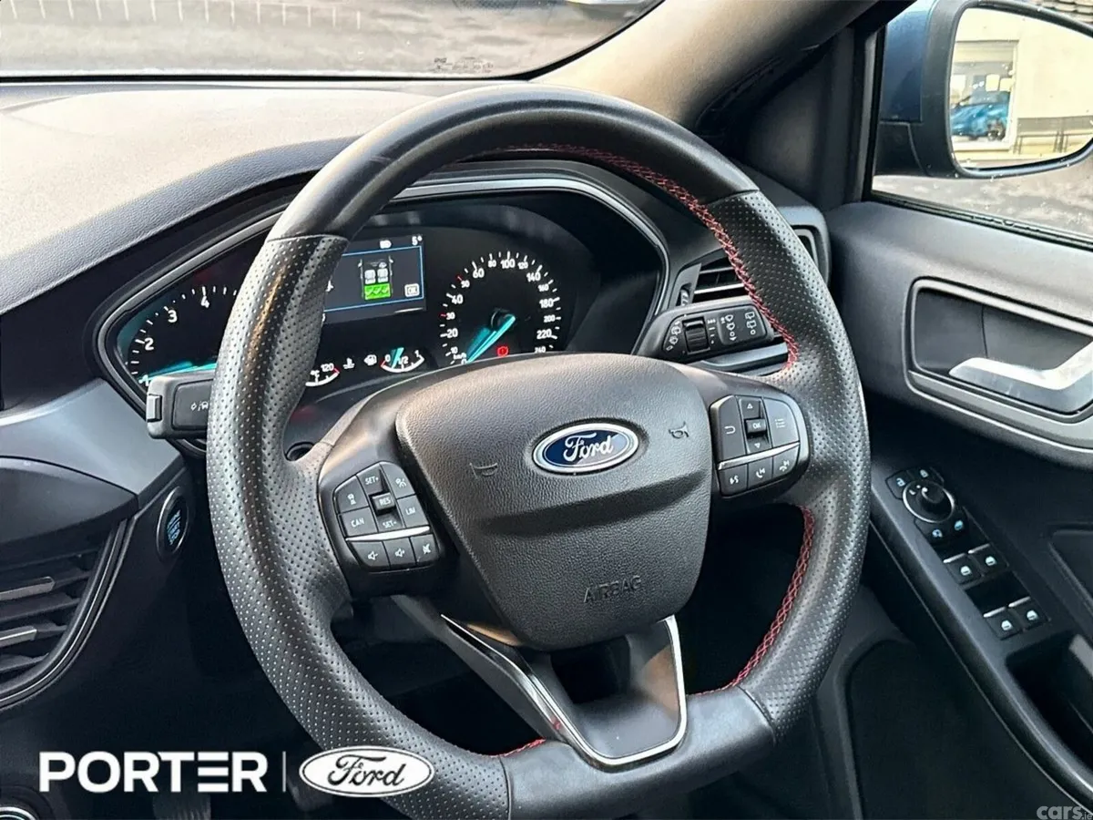 Ford Focus Hatchback, Petrol, 2023, Blue