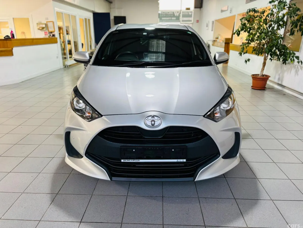 Toyota Yaris Hatchback, Petrol, 2022, Silver