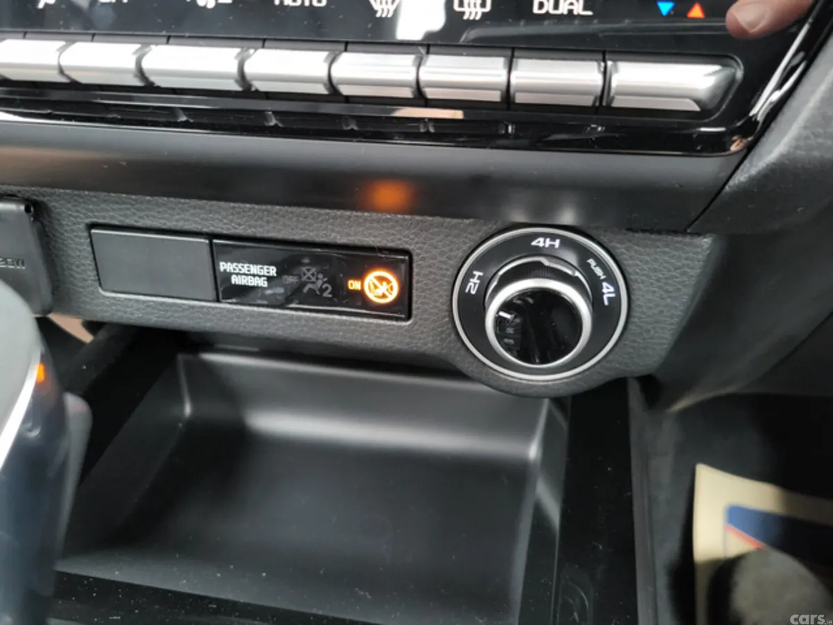 Isuzu D-Max Pick Up, Diesel, 2027, Grey