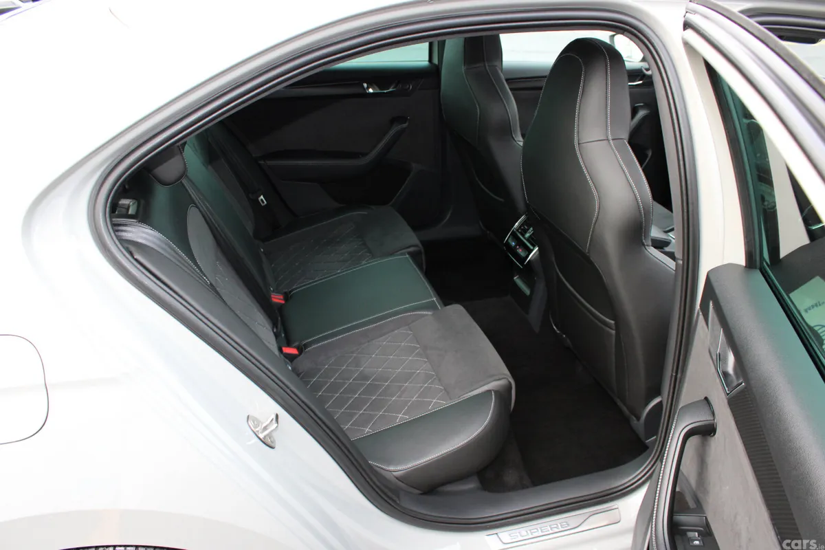 Skoda Superb Saloon, Diesel, 2024, Grey