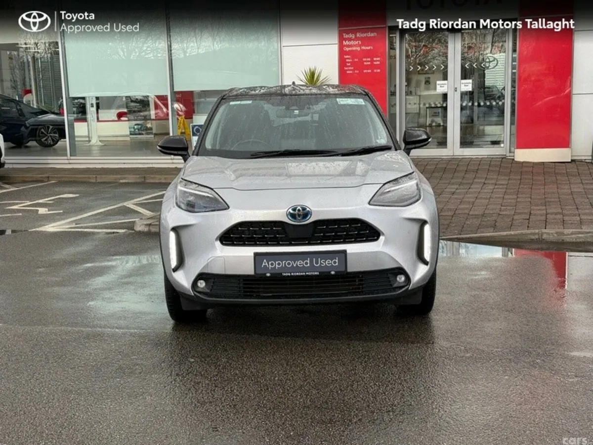 Toyota Yaris Cross Hatchback, Petrol Hybrid, 2024, Silver