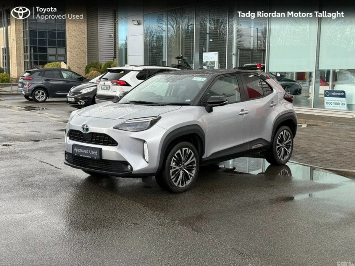 Toyota Yaris Cross Hatchback, Petrol Hybrid, 2024, Silver