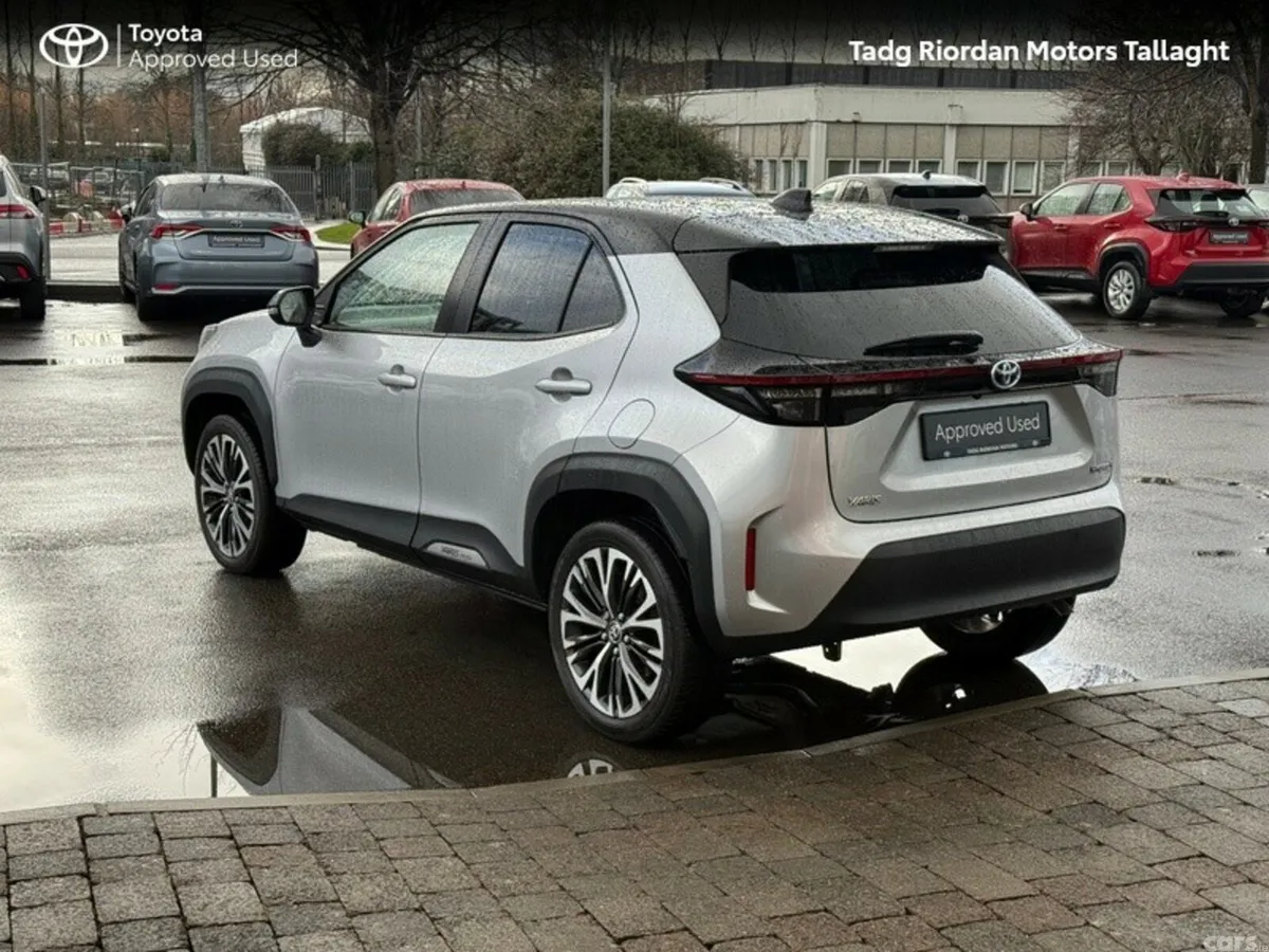 Toyota Yaris Cross Hatchback, Petrol Hybrid, 2024, Silver