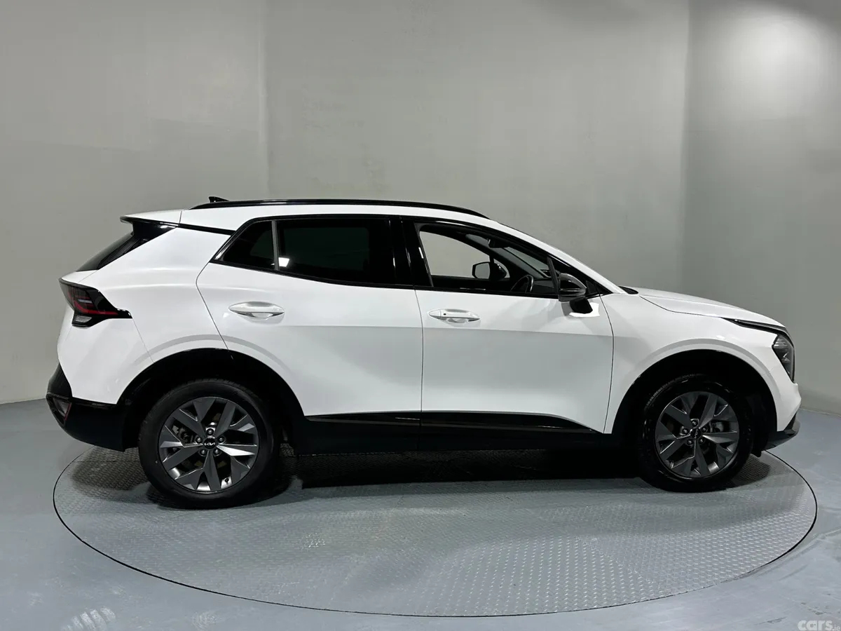 Kia Sportage SUV, Petrol Hybrid, 2024, White