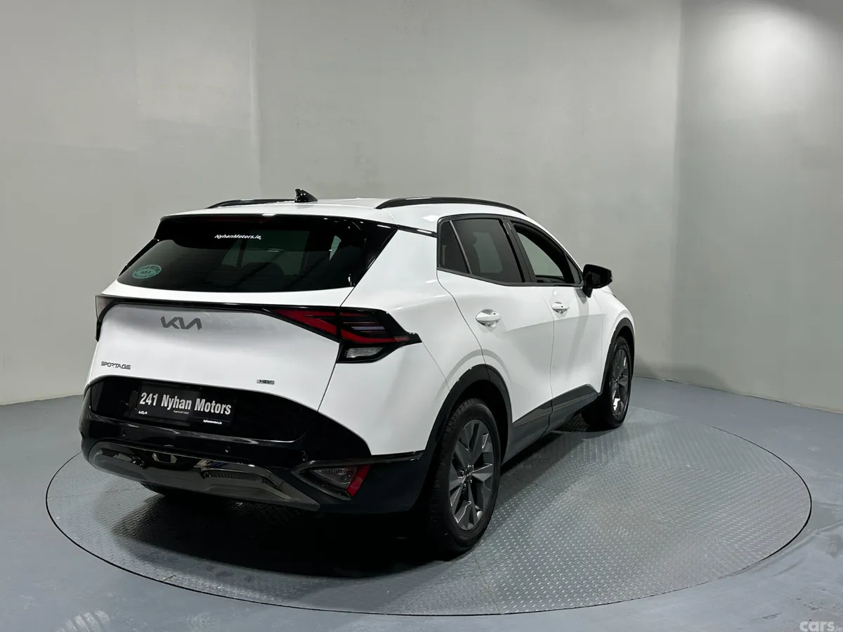 Kia Sportage SUV, Petrol Hybrid, 2024, White