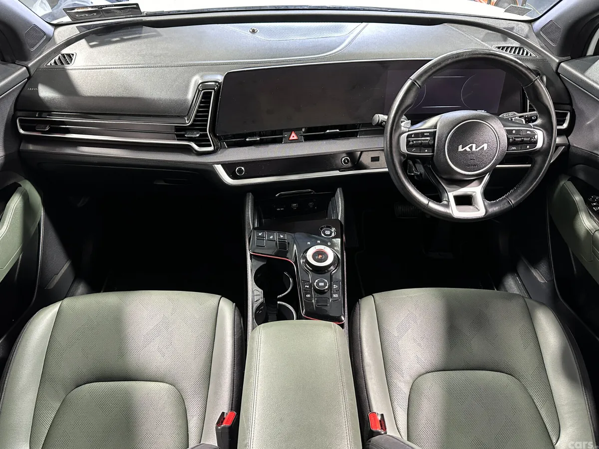 Kia Sportage SUV, Petrol Hybrid, 2024, White