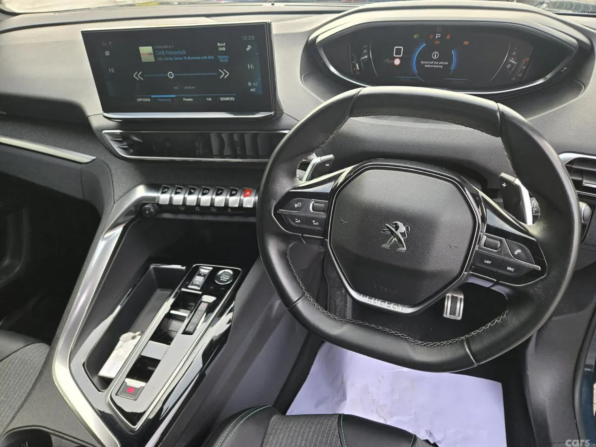 Peugeot 5008 MPV, Diesel, 2023, Blue
