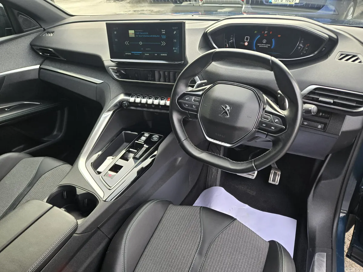 Peugeot 5008 MPV, Diesel, 2023, Blue