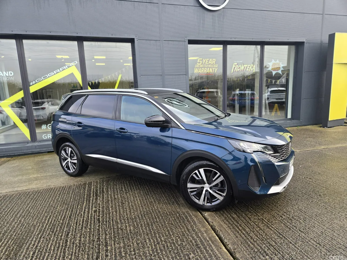 Peugeot 5008 MPV, Diesel, 2023, Blue