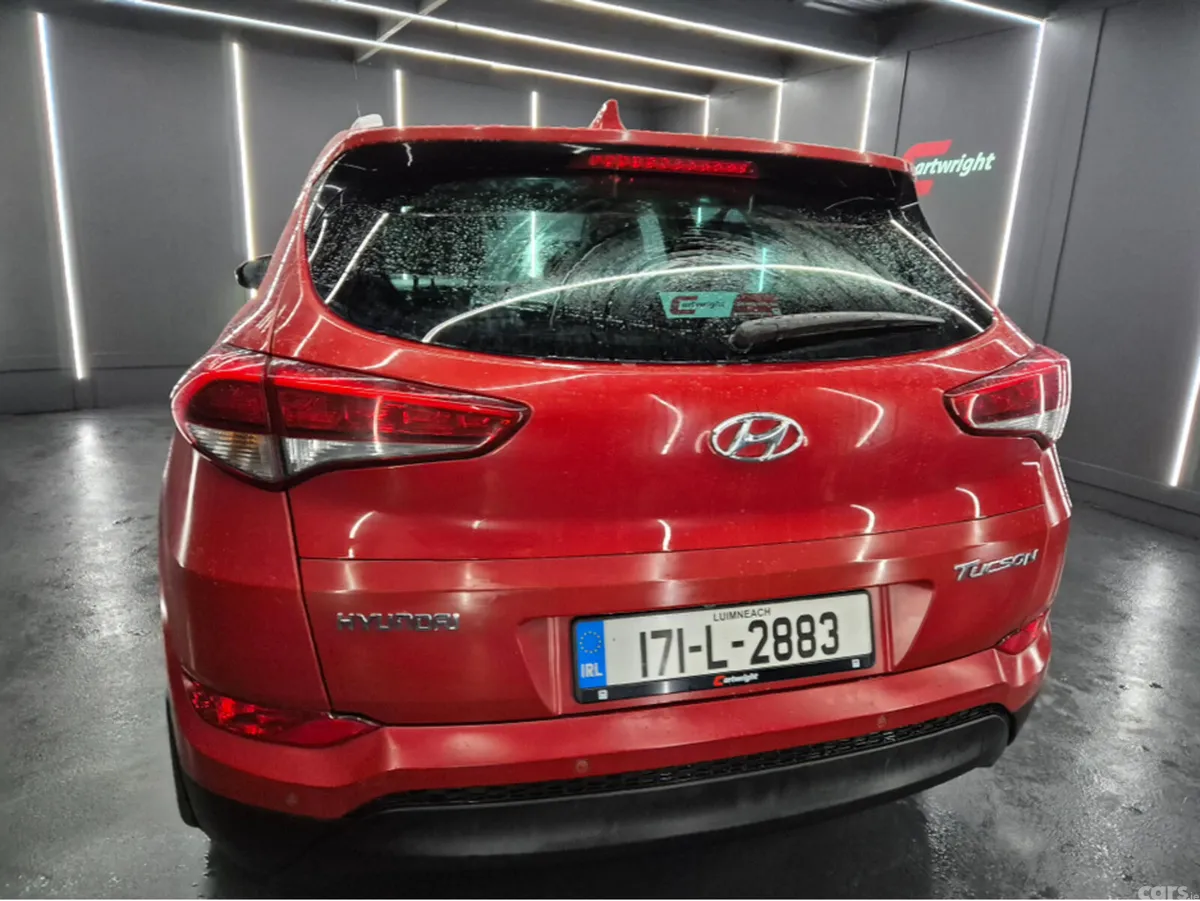 Hyundai Tucson MPV, Diesel, 2017, Red