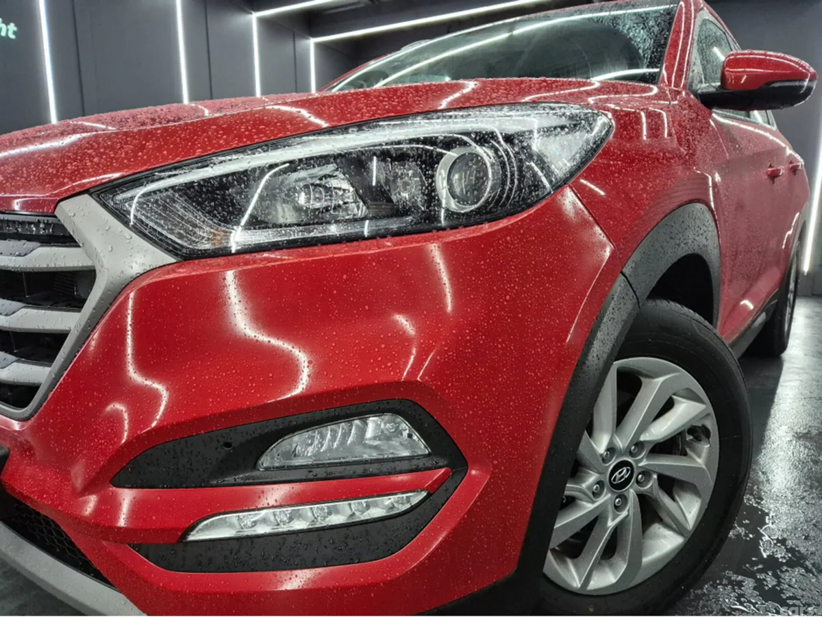 Hyundai Tucson MPV, Diesel, 2017, Red