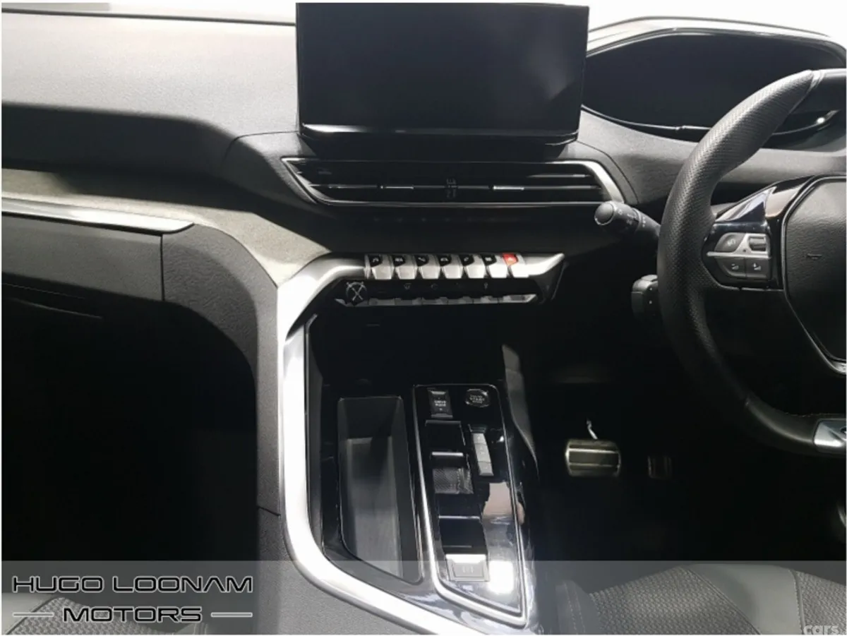 Peugeot 5008 MPV, Petrol, 2025, Black