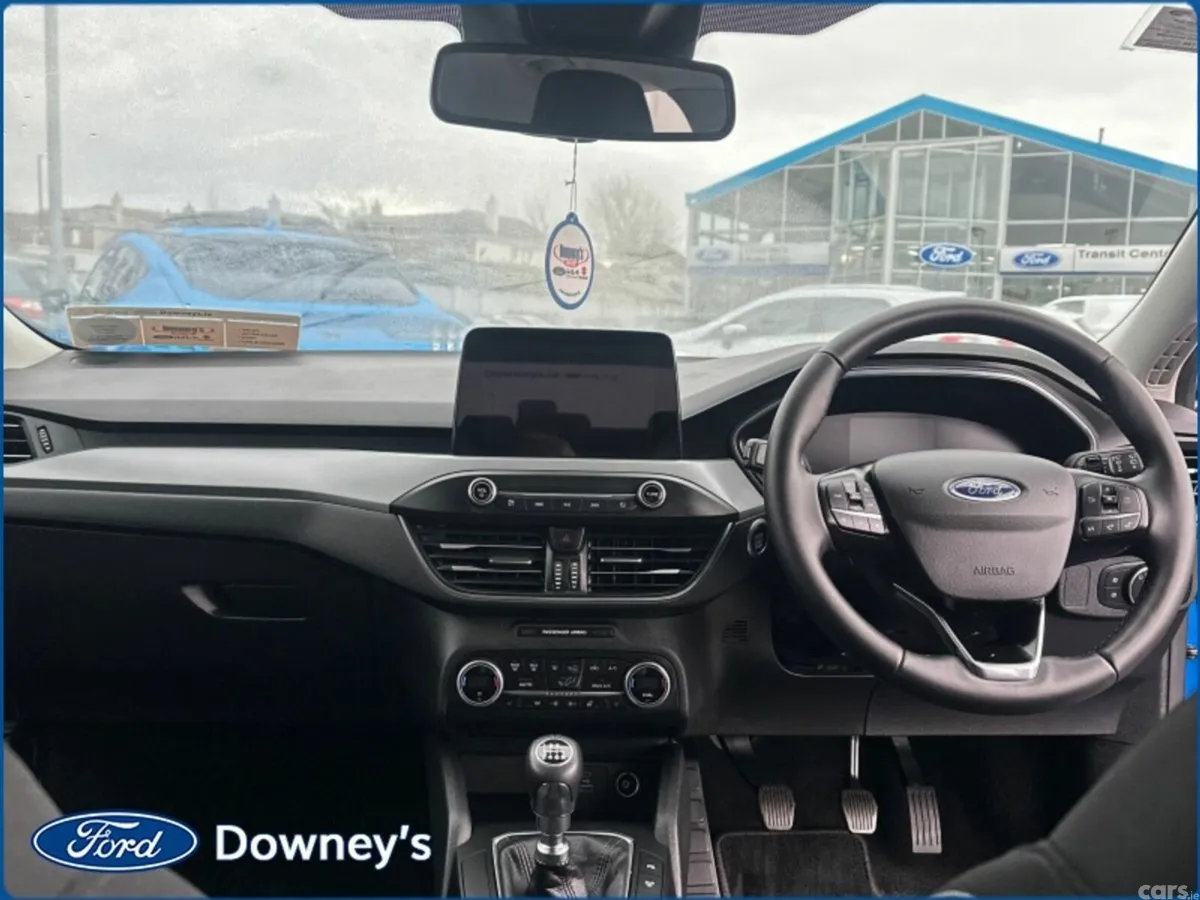 Ford Focus Hatchback, Petrol, 2023, Blue
