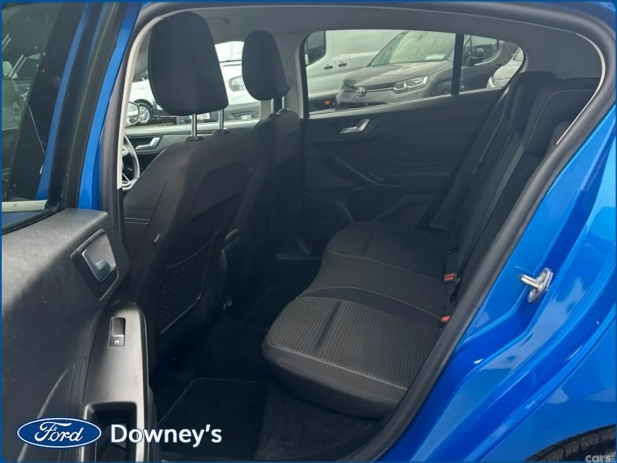 Ford Focus Hatchback, Petrol, 2023, Blue